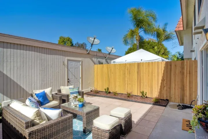 2743 Via Tulipan, Carlsbad, California 92010