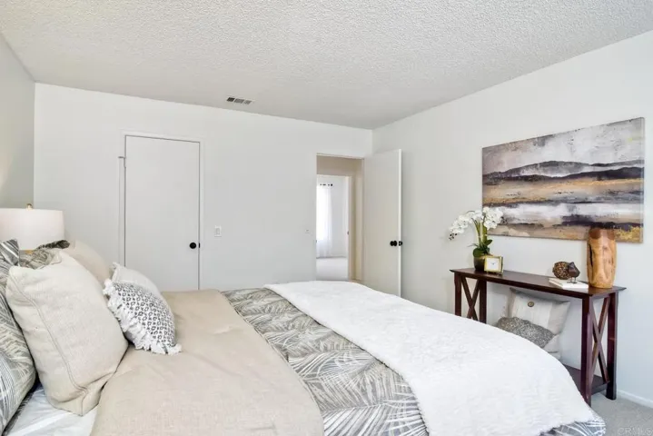 2743 Via Tulipan, Carlsbad, California 92010