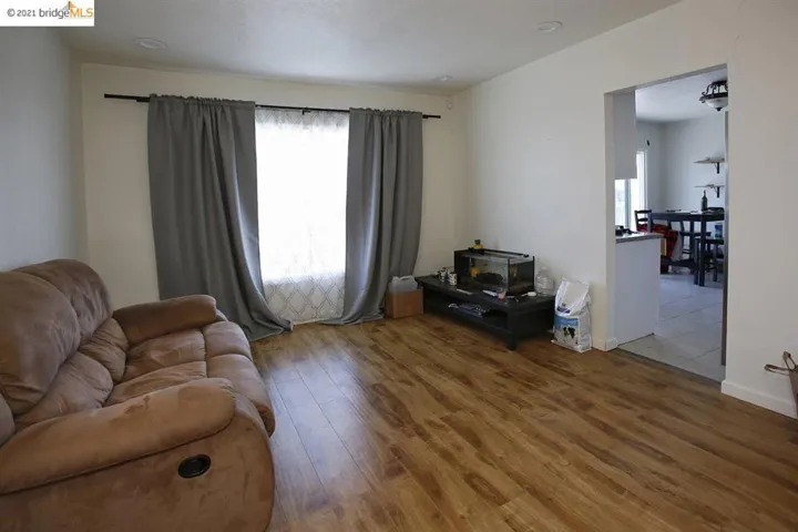 6869 Simson St, Oakland, California 94605