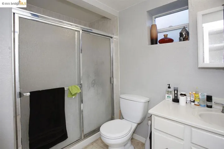 6869 Simson St, Oakland, California 94605