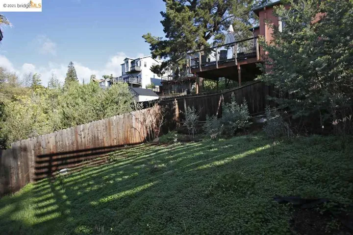 6869 Simson St, Oakland, California 94605