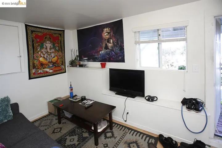 6869 Simson St, Oakland, California 94605