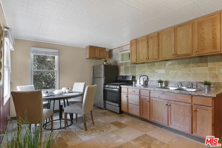 Eat in Kitchen