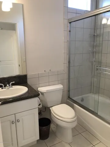 Bedroom 3 En Suite Bathroom