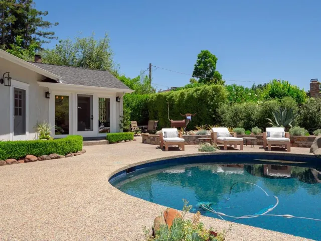 8 Robert South Drive, Menlo Park, California 94025
