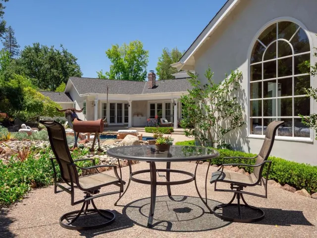 8 Robert South Drive, Menlo Park, California 94025