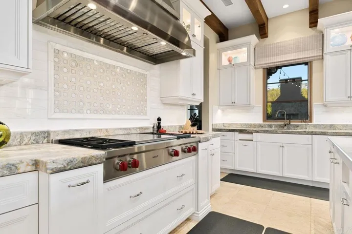 17274 Via Recanto, Rancho Santa Fe, California 92067