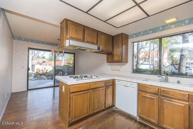 958 Ranch House Rd Westlake-small-014-01