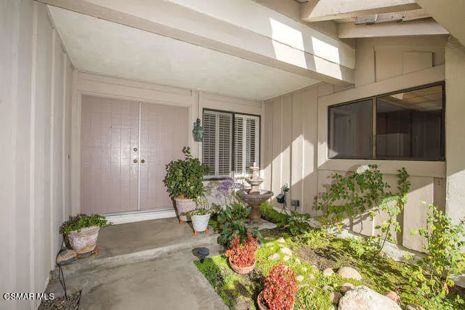 958 Ranch House Rd Westlake-small-007-00