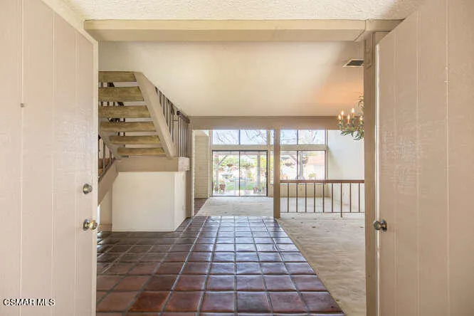 958 Ranch House Rd Westlake-small-008-00