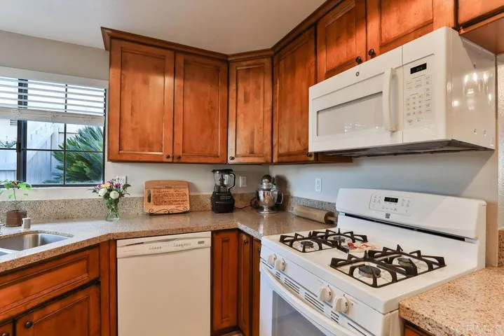 9568 Hiker Hill Road, San Diego, California 92129