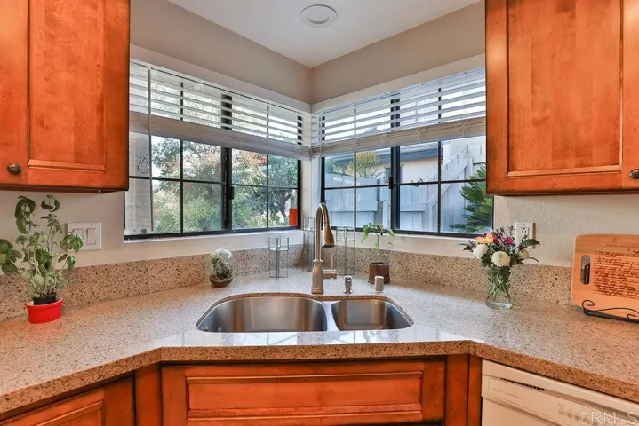 9568 Hiker Hill Road, San Diego, California 92129