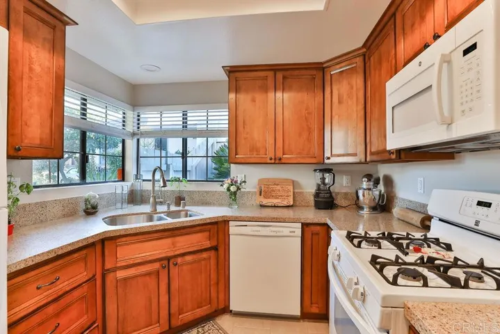 9568 Hiker Hill Road, San Diego, California 92129