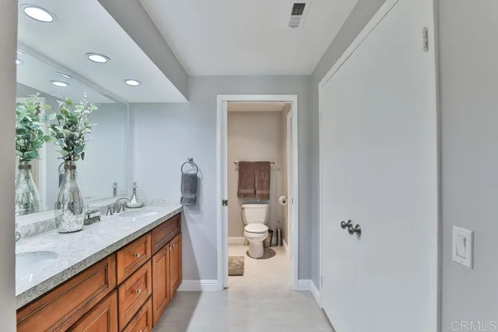 9568 Hiker Hill Road, San Diego, California 92129