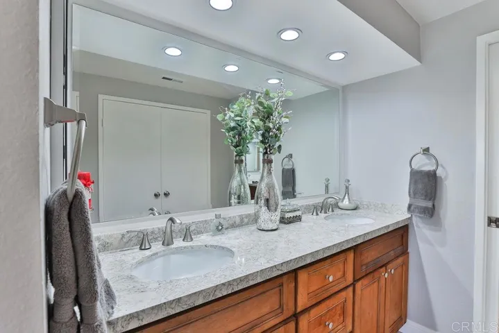 9568 Hiker Hill Road, San Diego, California 92129
