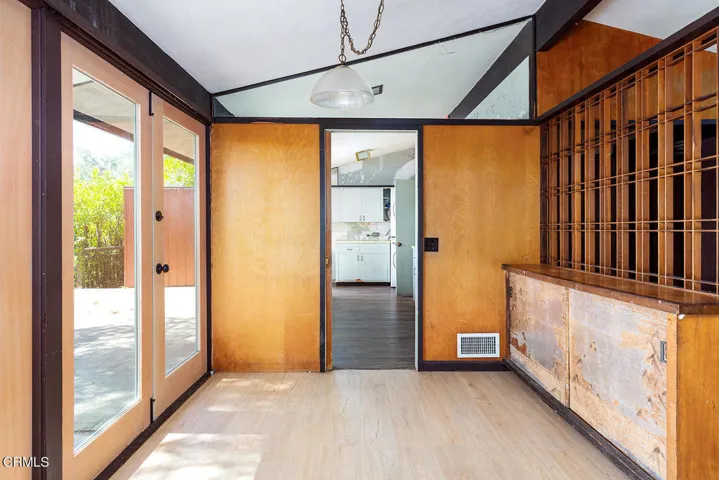 700 Edgeview Dr 010-mls