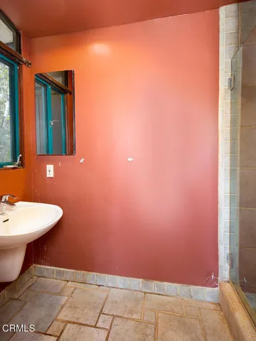 700 Edgeview Dr 018-mls