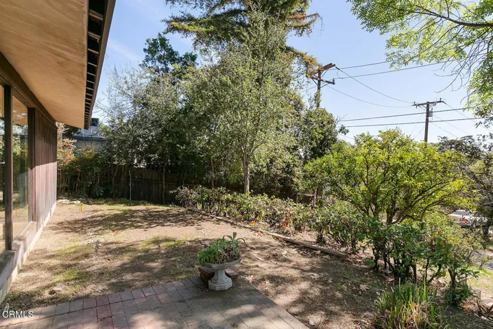 700 Edgeview Dr 023-mls
