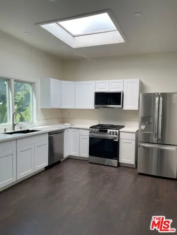 802 N Dillon Street, Los Angeles, California 90026