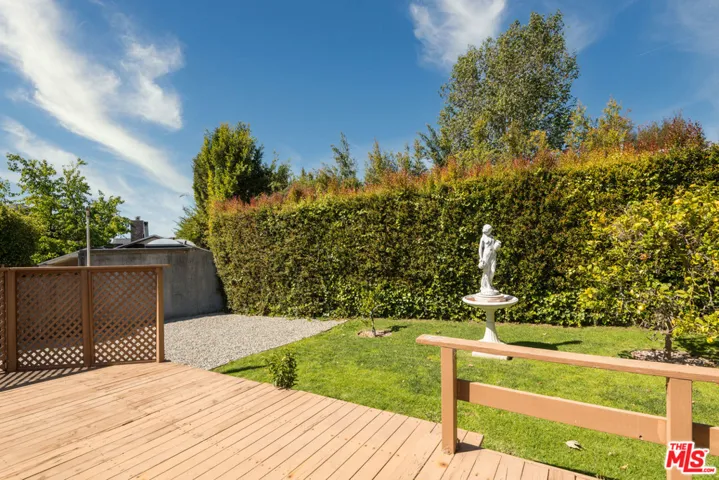 367 N Grenola Street, Pacific Palisades, California 90272