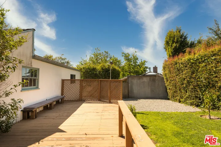 367 N Grenola Street, Pacific Palisades, California 90272