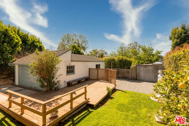 367 N Grenola Street, Pacific Palisades, California 90272