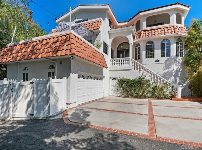 4920 Nofral Road, Woodland Hills, California 91364
