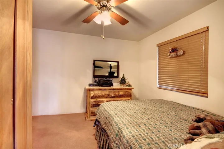 640 Pine Lane, Sugarloaf, California 92386
