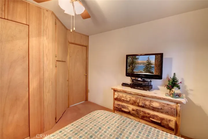 640 Pine Lane, Sugarloaf, California 92386