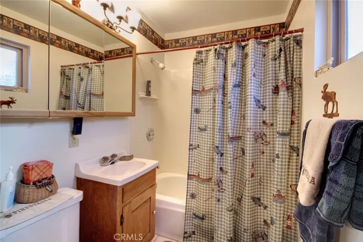 640 Pine Lane, Sugarloaf, California 92386
