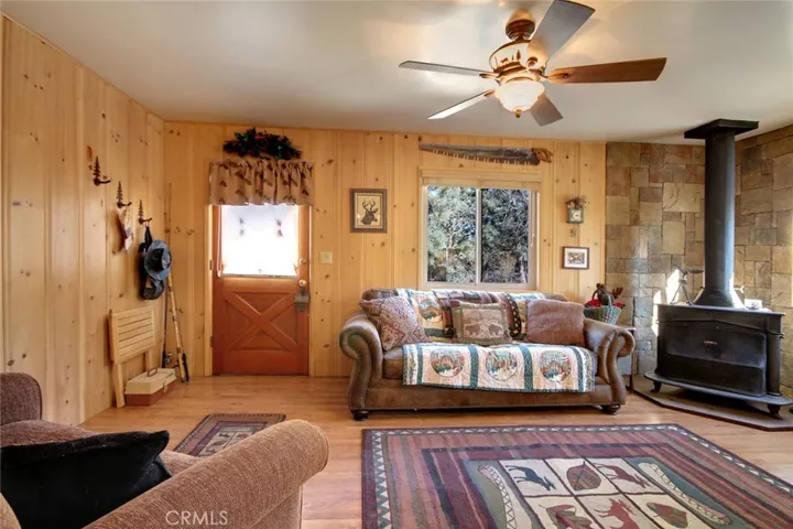 640 Pine Lane, Sugarloaf, California 92386