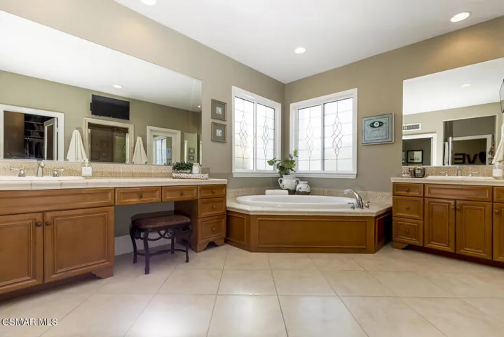 14159 Oneida Ct Moorpark CA-large-030-03