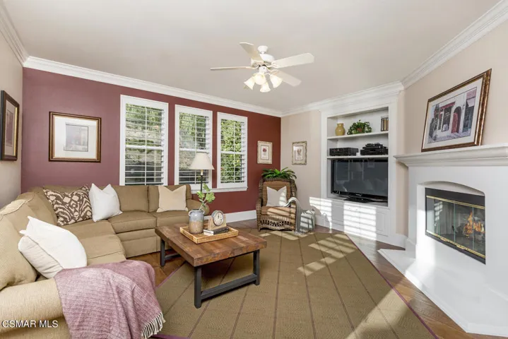 14159 Oneida Ct Moorpark CA-large-009-00
