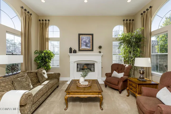 14159 Oneida Ct Moorpark CA-large-005-00
