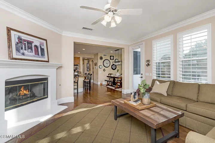 14159 Oneida Ct Moorpark CA-large-010-00