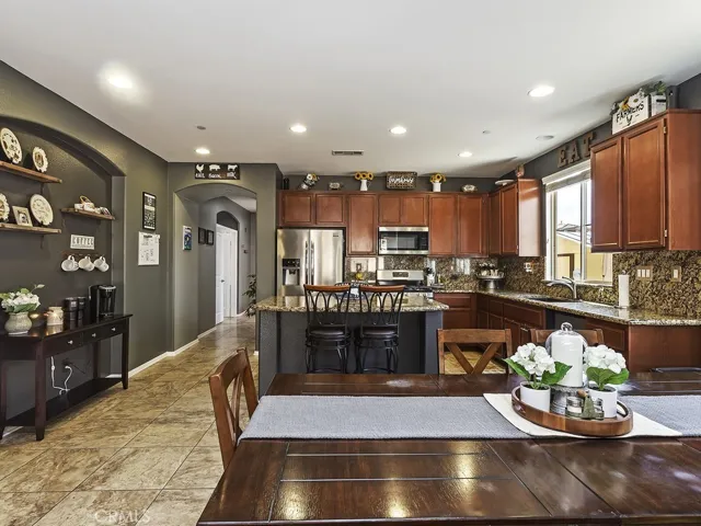 5934 Parkside Drive, Hemet, California 92545