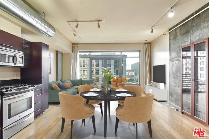 1111 S Grand Avenue 714, Los Angeles, California 90015