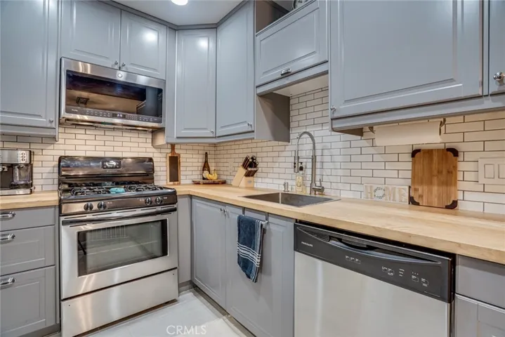 220 S Camino De Paz, Anaheim Hills, California 92807
