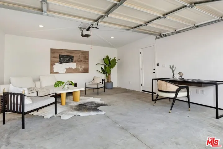 Updated garage - multiple use poibilities