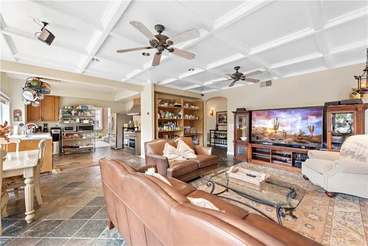 21241 Hillgate Circle, Rancho Santa Margarita, California 92679