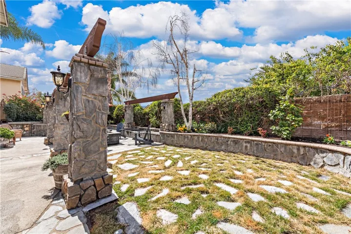 21241 Hillgate Circle, Rancho Santa Margarita, California 92679