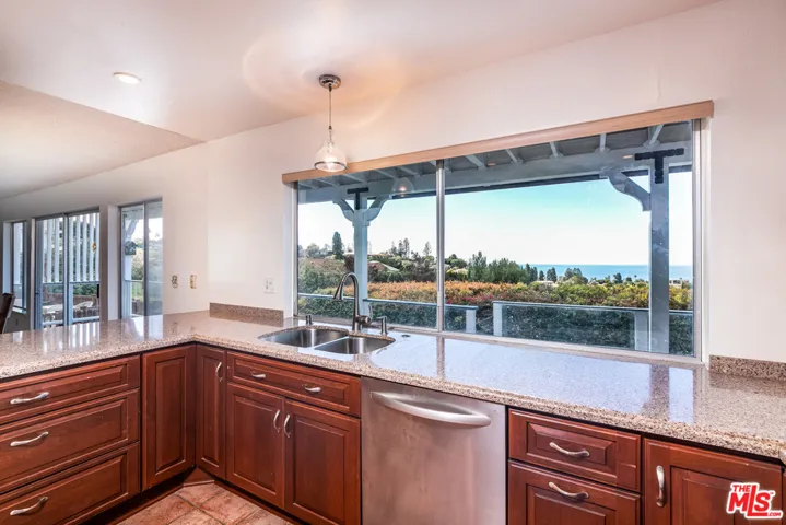 6820 Verde Ridge Road, Rancho Palos Verdes, California 90275