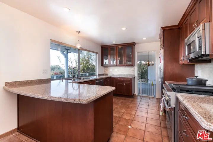 6820 Verde Ridge Road, Rancho Palos Verdes, California 90275