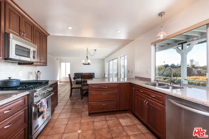 6820 Verde Ridge Road, Rancho Palos Verdes, California 90275