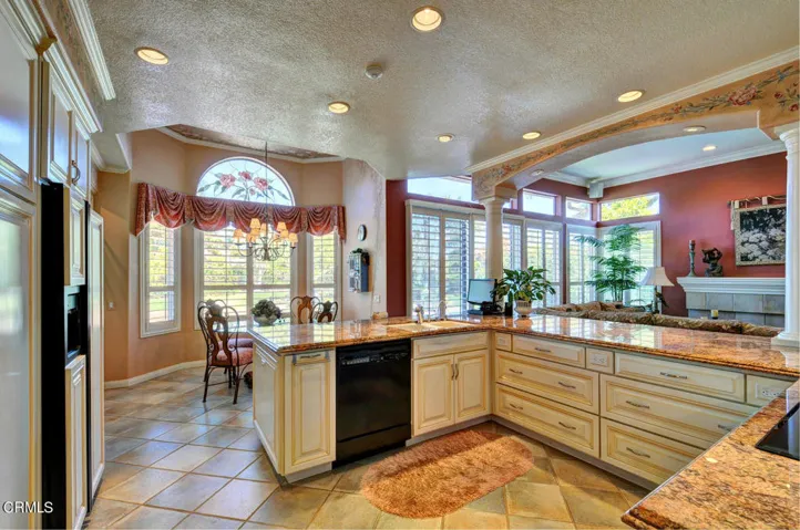2205 Spyglass Trail W Oxnard-large-011-1