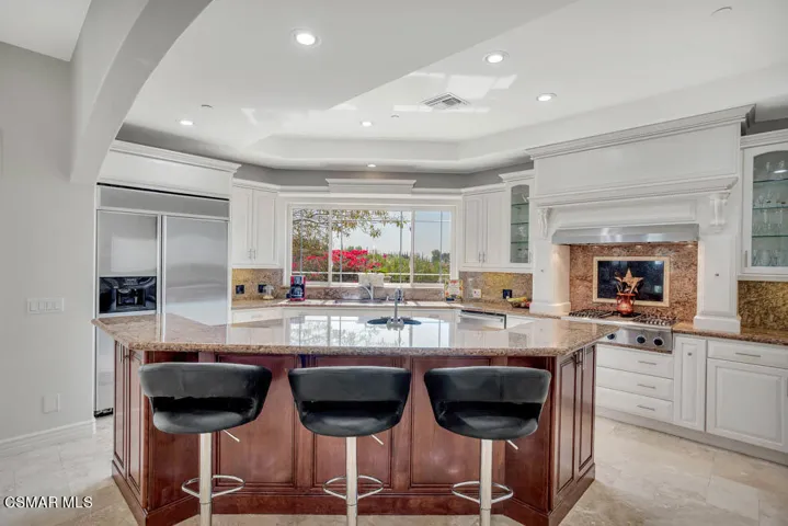 8404 Waters Rd-28