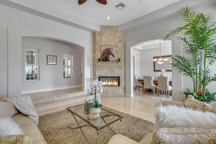 8404 Waters Rd-24