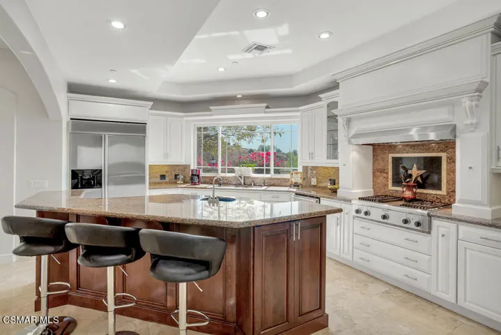 8404 Waters Rd-30