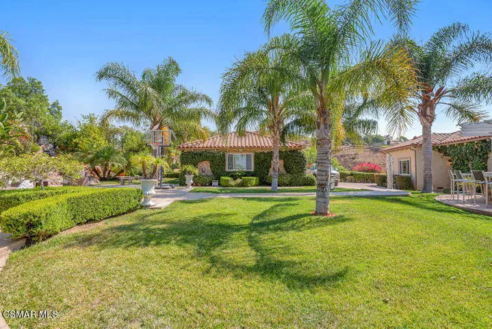 8404 Waters Rd-43