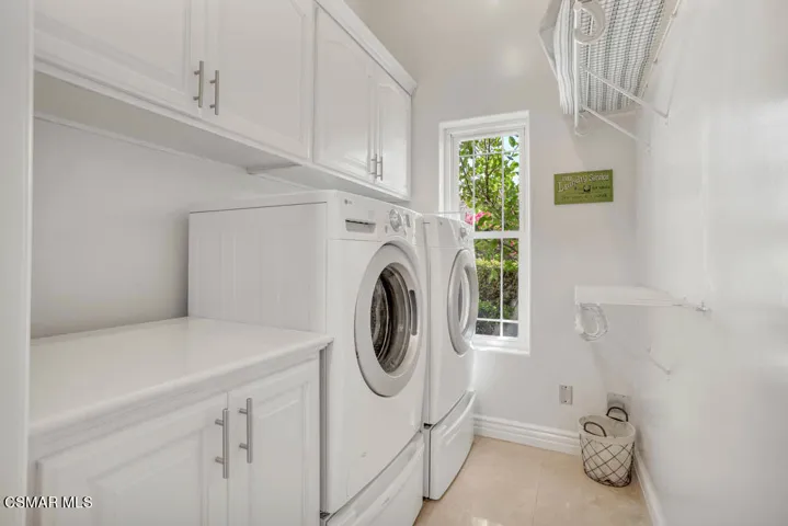 8404 Waters Rd-35